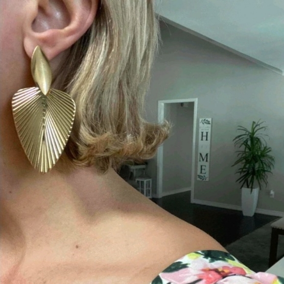 Textured Leaf Earrings - Picture 8 of 8